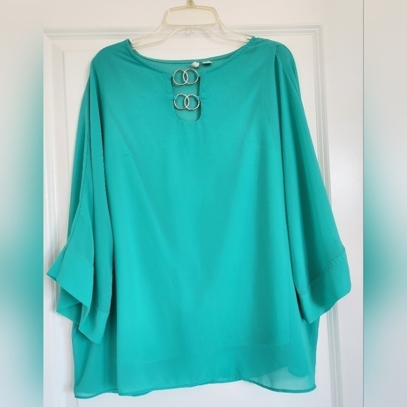 Cato Women's green blouse size small - Picture 1 of 4